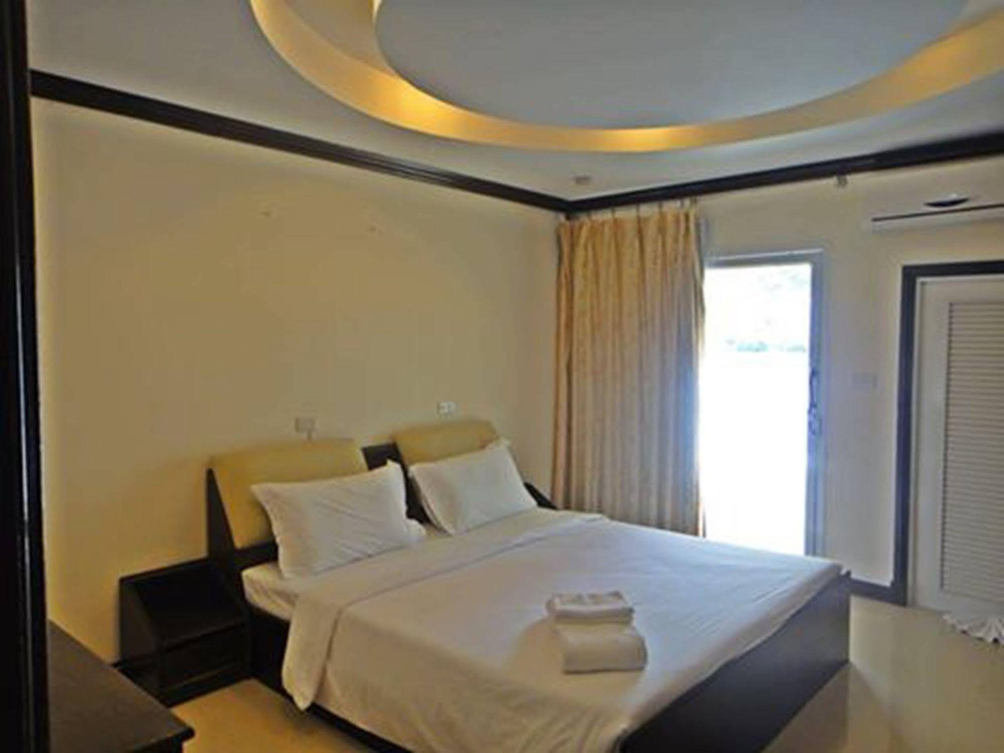 Safe House Hostel Patong Экстерьер фото